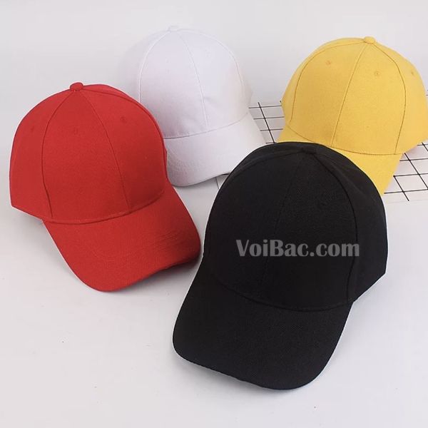 Mũ Lưỡi Trai Độc Đáo Và 3 Cách Ứng Dụng Phổ Biến 3 mu luoi trai thoi trang