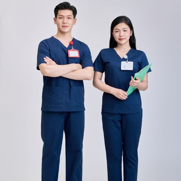 4 Lý Do Nên Chọn Đồng Phục Bệnh Viện Kháng Khuẩn Thay Vì Vải Thông Thường 3 Đồng Phục Bệnh Viện Kháng Khuẩn Chống Thấm