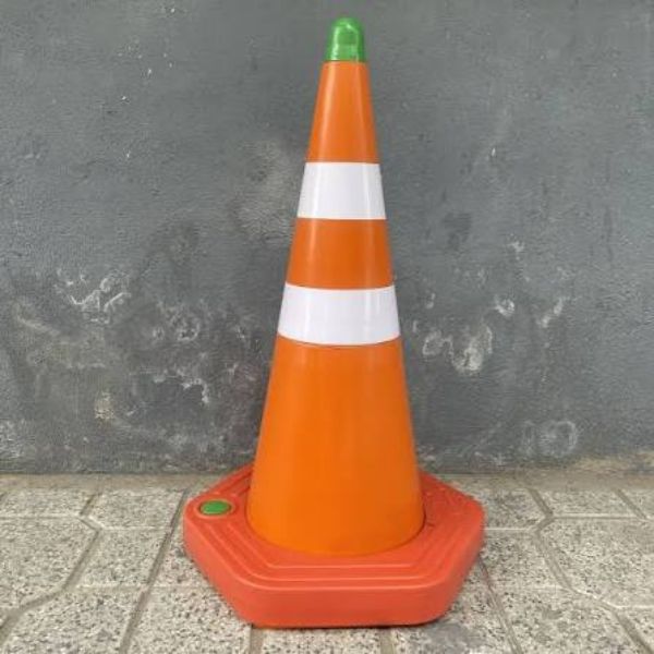 3 Khu Vực Nên Dùng Cọc Tiêu Giao Thông Chống Va Đập Giải Pháp Phân Làn An Toàn, Bền Bỉ 4 Cọc Tiêu Giao Thông Chống Va Đập Cứng Cáp Chất Lượng